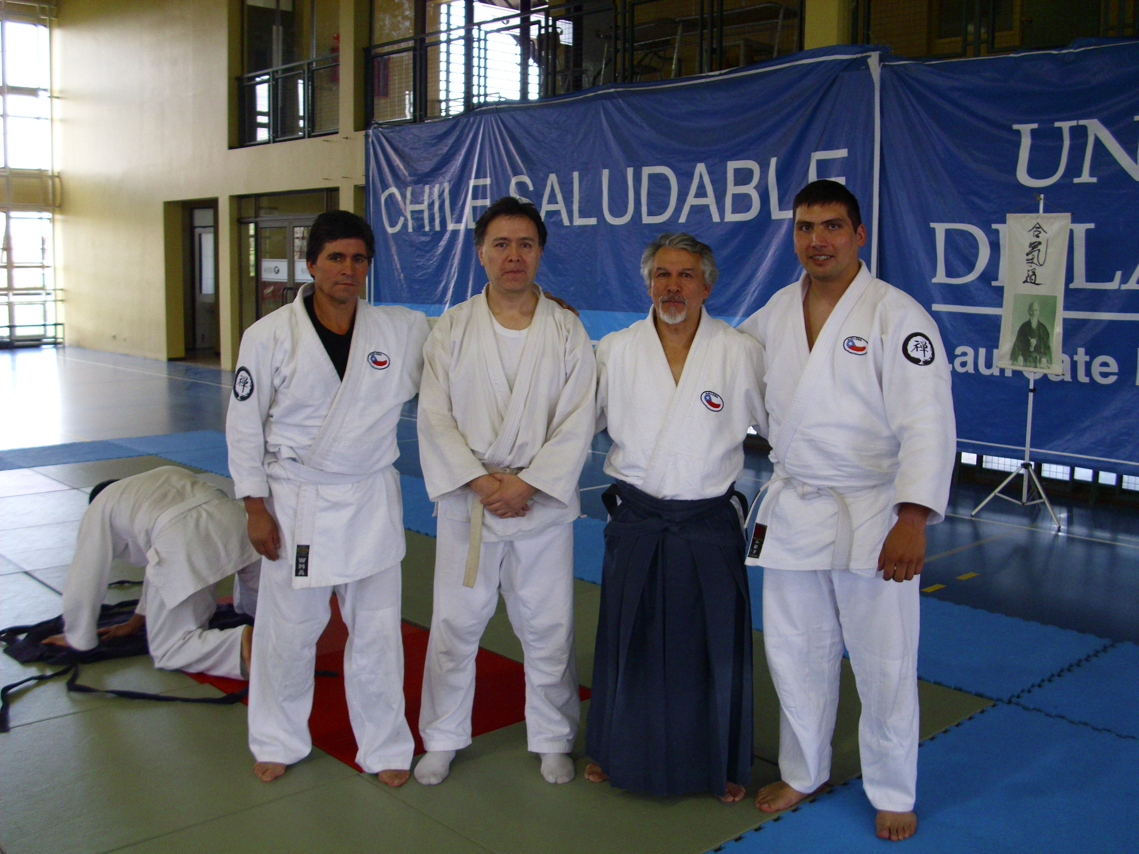 Alumnos junto a Sensei